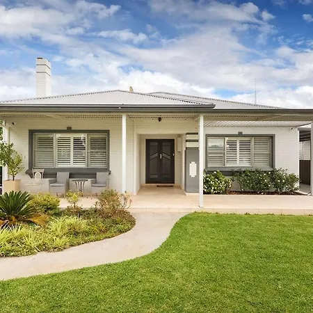 Central Entertainer'S Paradise Wodonga Exterior photo